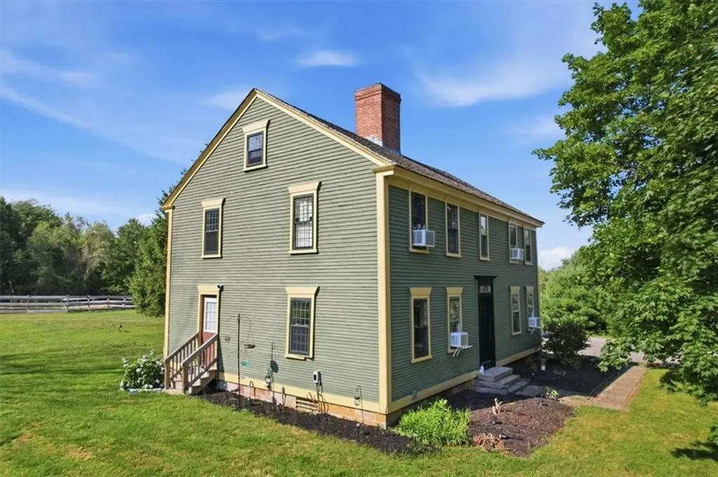 32 Equestrian Way Cranston RI 02921