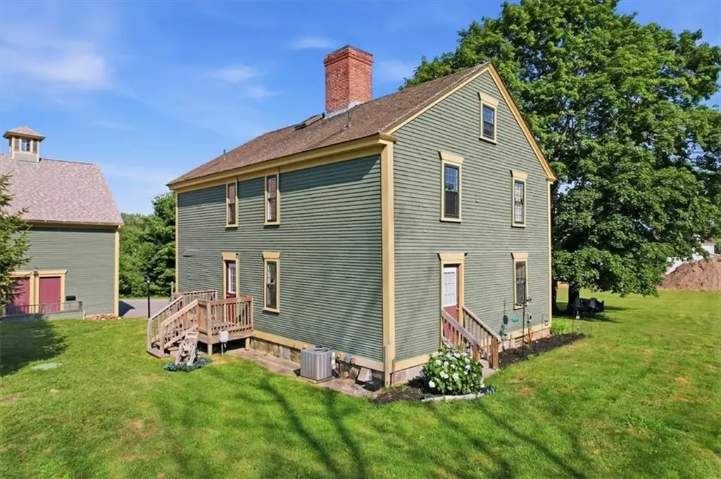 32 Equestrian Way Cranston RI 02921