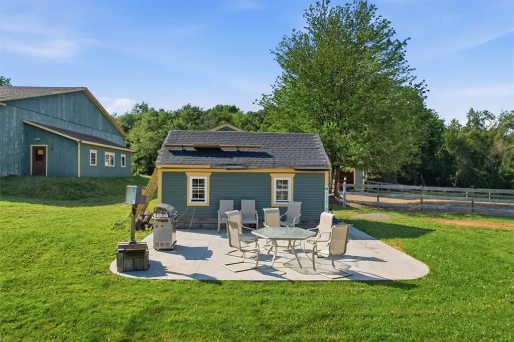 32 Equestrian Way Cranston RI 02921