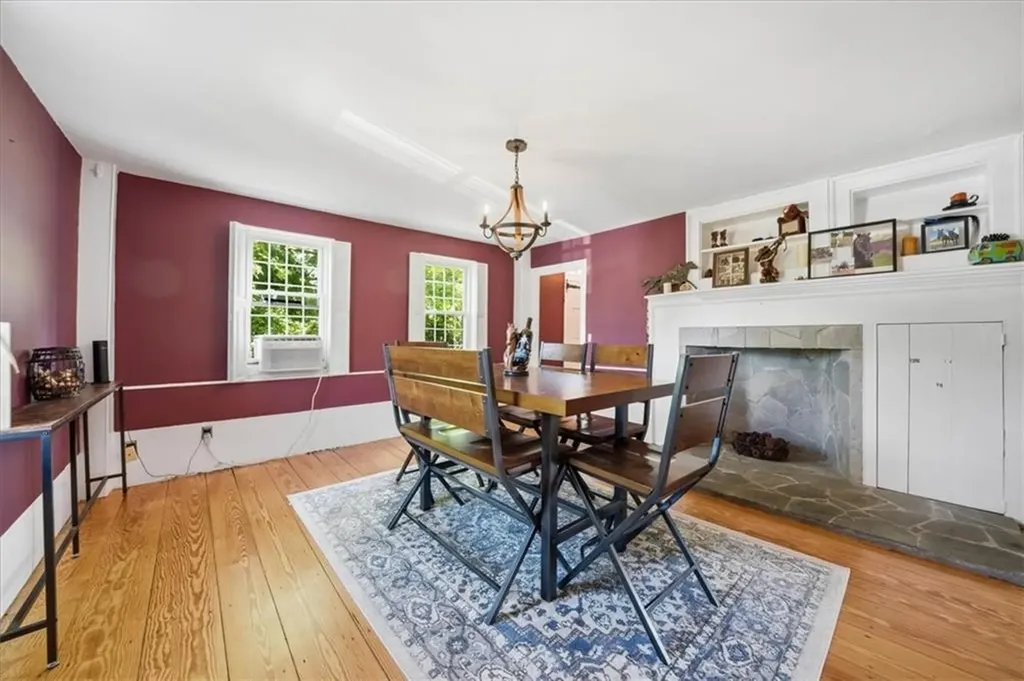 32 Equestrian Way Cranston RI 02921
