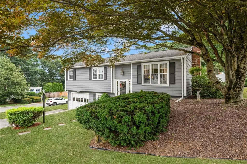 24 Morton Avenue Johnston RI 02919
