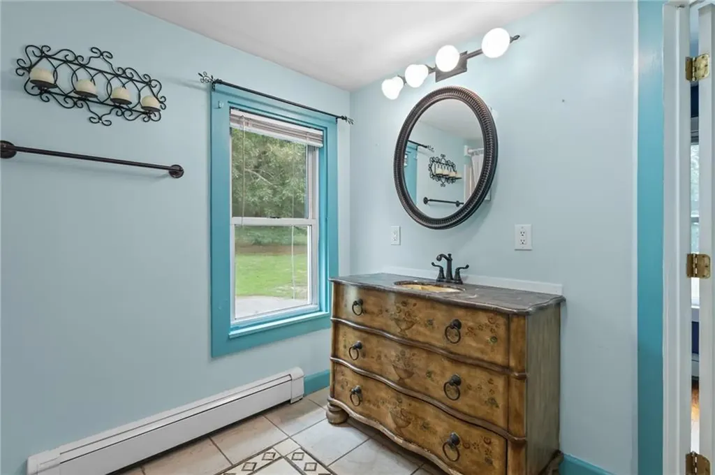 10 Ellis Road North Kingstown RI 02852