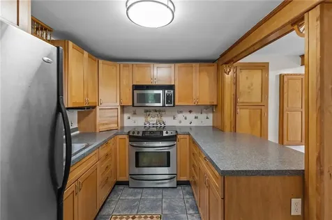 10 Ellis Road North Kingstown RI 02852