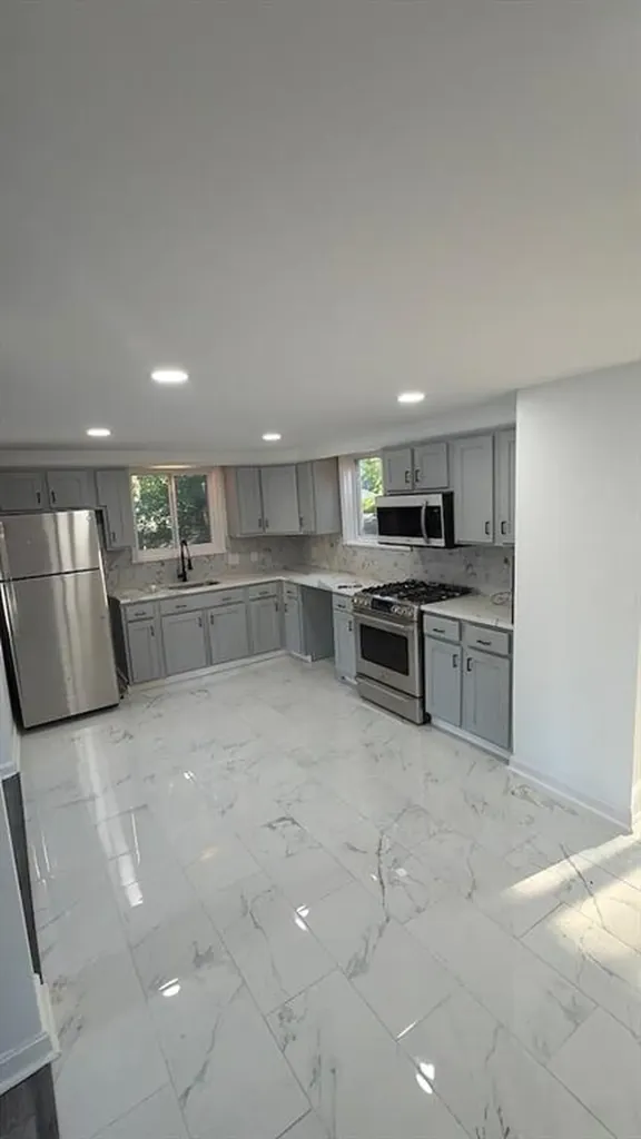 131 Canfield Avenue Warwick RI 02889
