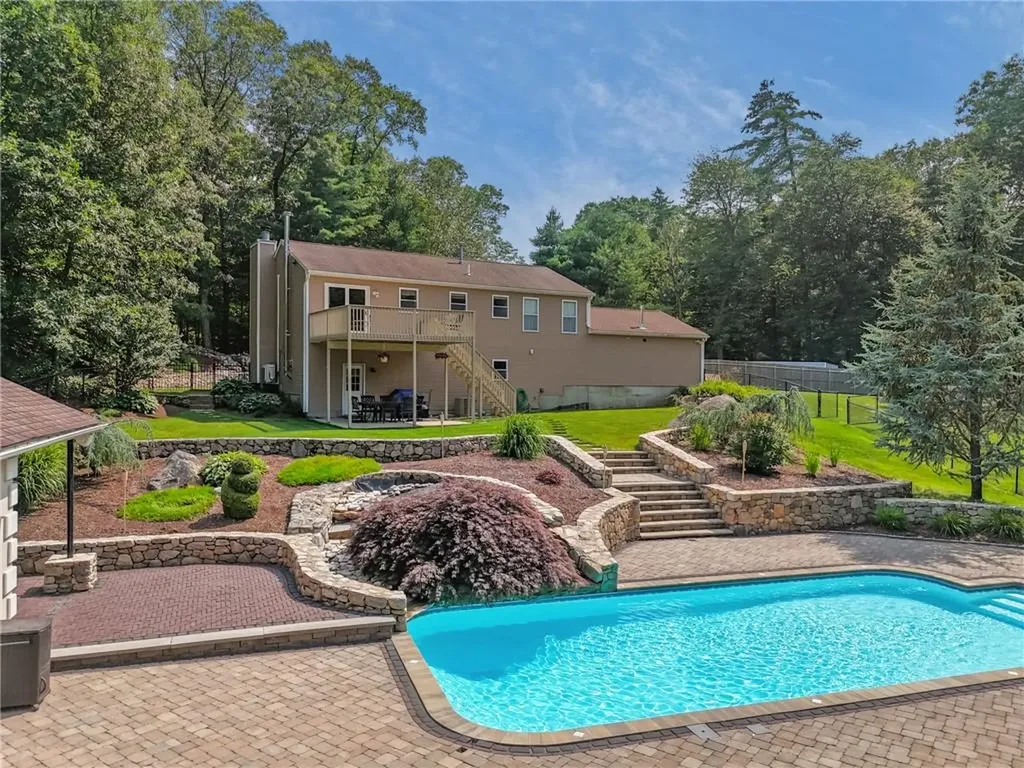 175 Hope Furnace Road Scituate RI 02831