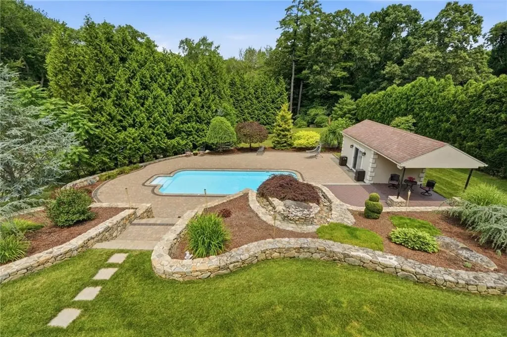 175 Hope Furnace Road Scituate RI 02831