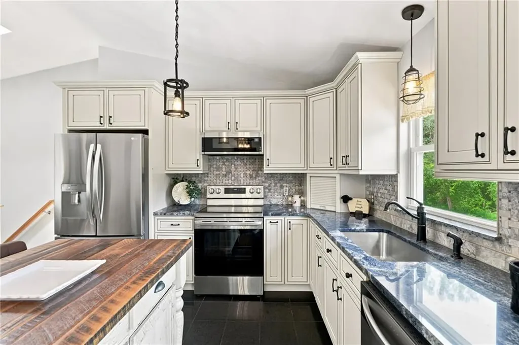 175 Hope Furnace Road Scituate RI 02831