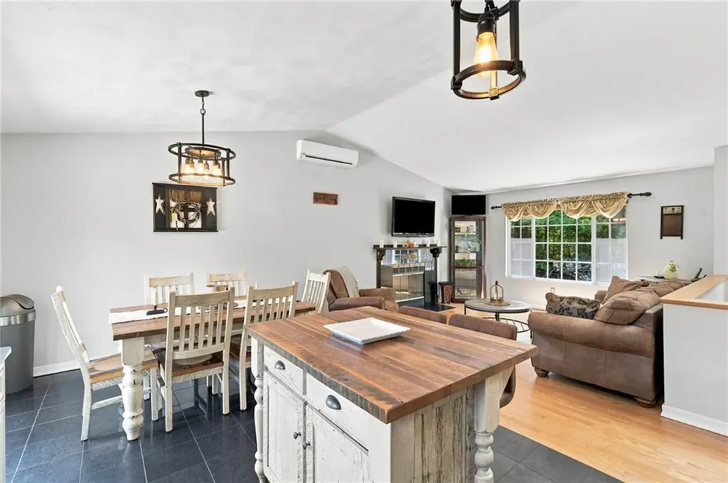 175 Hope Furnace Road Scituate RI 02831