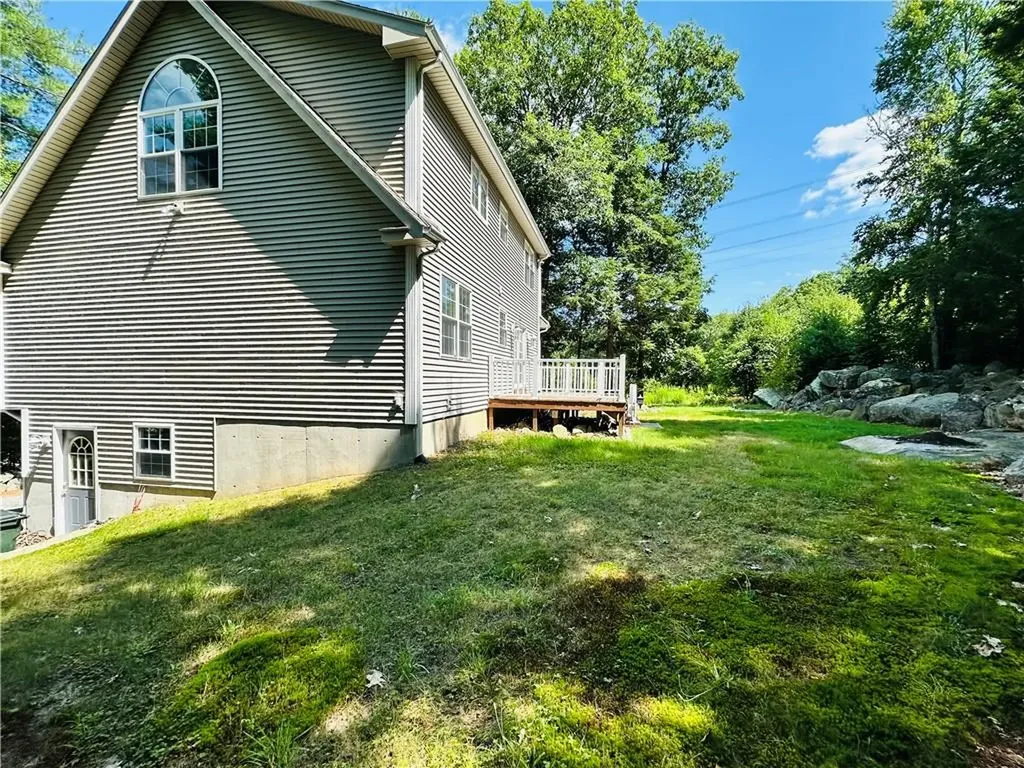 1524 Round Top Road Burrillville RI 02830