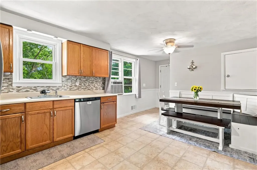 265 Old County Road Smithfield RI 02917