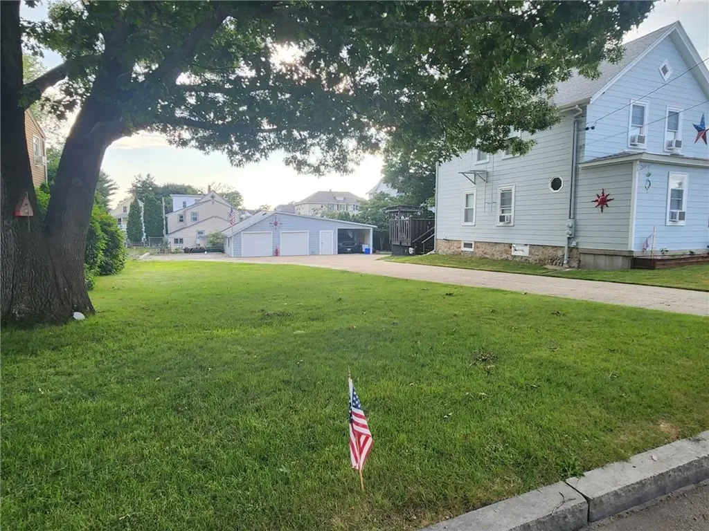 109 Cleveland Street Woonsocket RI 02895