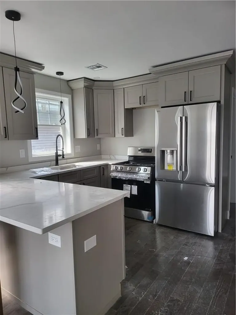 729 Potters Avenue Providence RI 02907