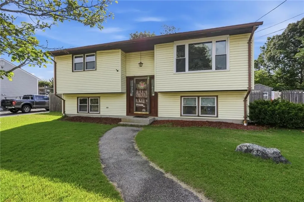 25 Oakridge Court Warwick RI 02886
