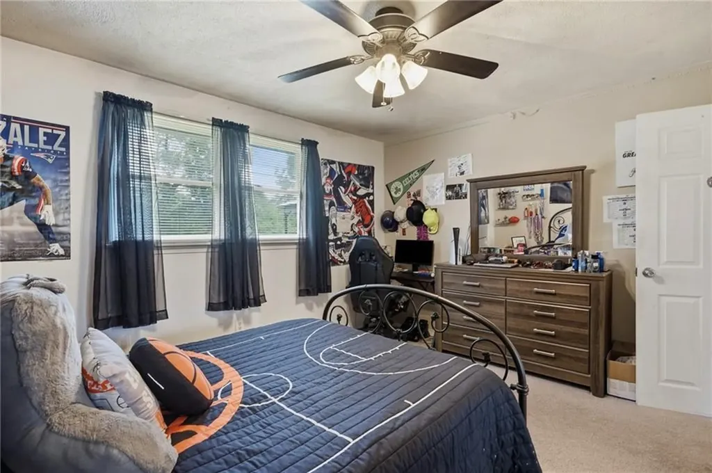 25 Oakridge Court Warwick RI 02886