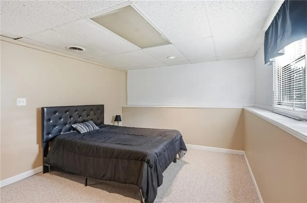 25 Oakridge Court Warwick RI 02886