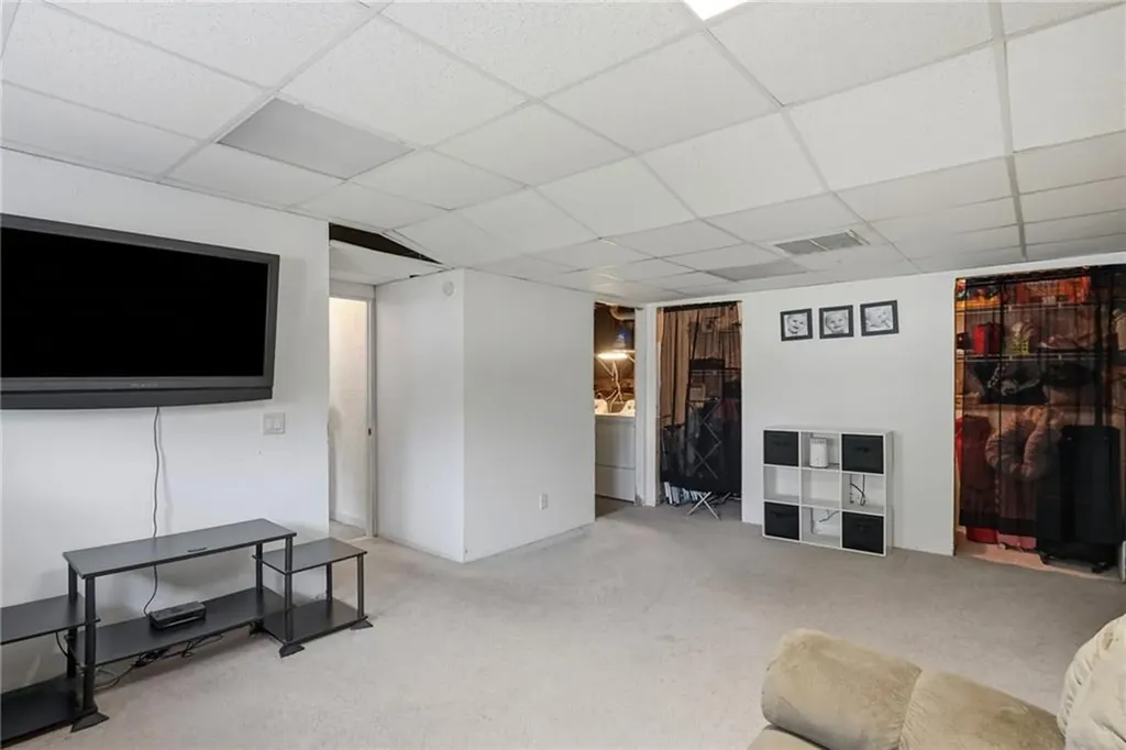 25 Oakridge Court Warwick RI 02886