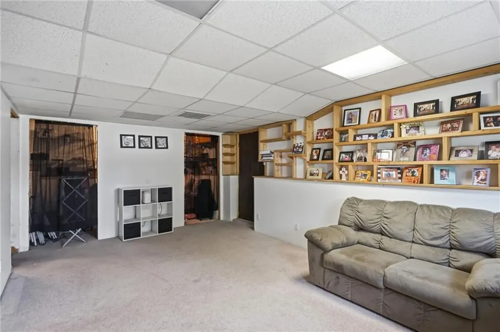 25 Oakridge Court Warwick RI 02886