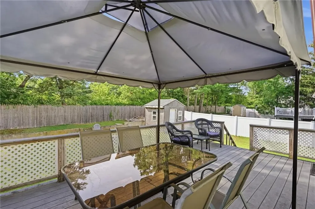 25 Oakridge Court Warwick RI 02886