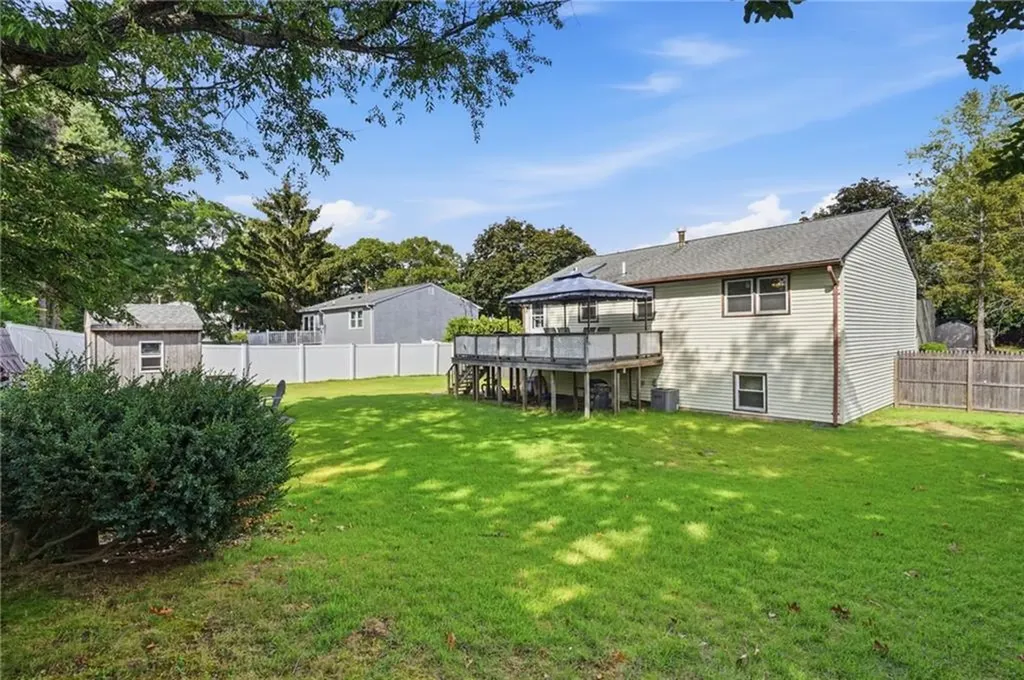 25 Oakridge Court Warwick RI 02886