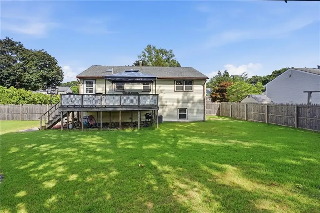 25 Oakridge Court Warwick RI 02886
