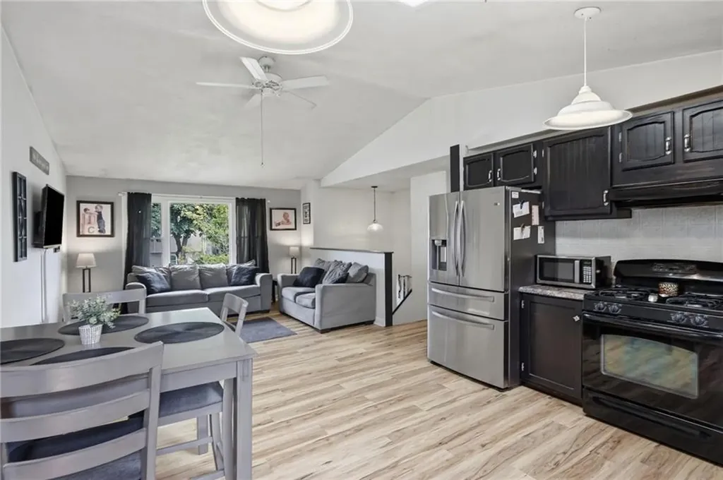 25 Oakridge Court Warwick RI 02886