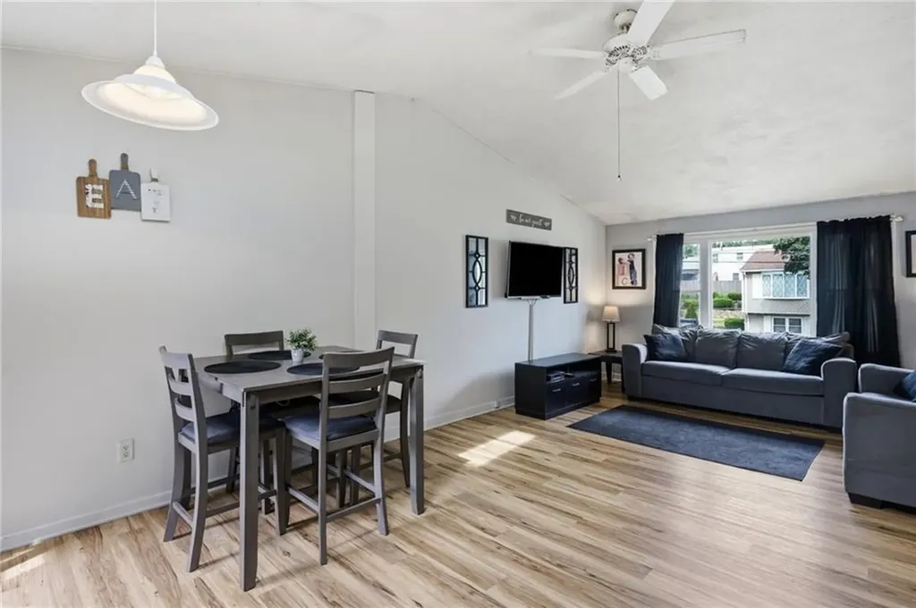 25 Oakridge Court Warwick RI 02886