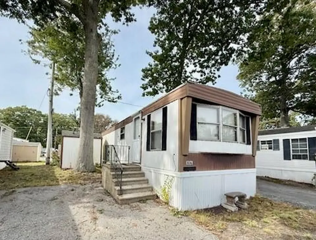 836 Forest Park Avenue Middletown RI 02842