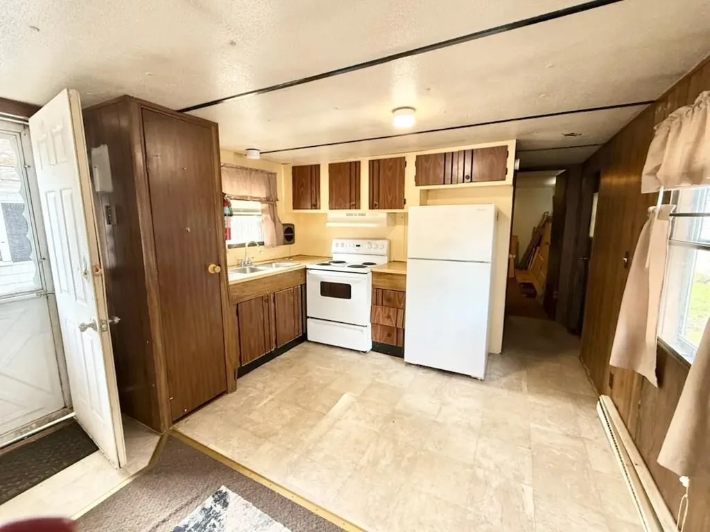 836 Forest Park Avenue Middletown RI 02842