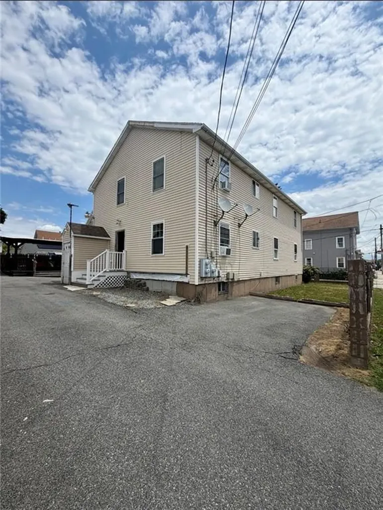 25 Noyes Avenue Providence RI 02907