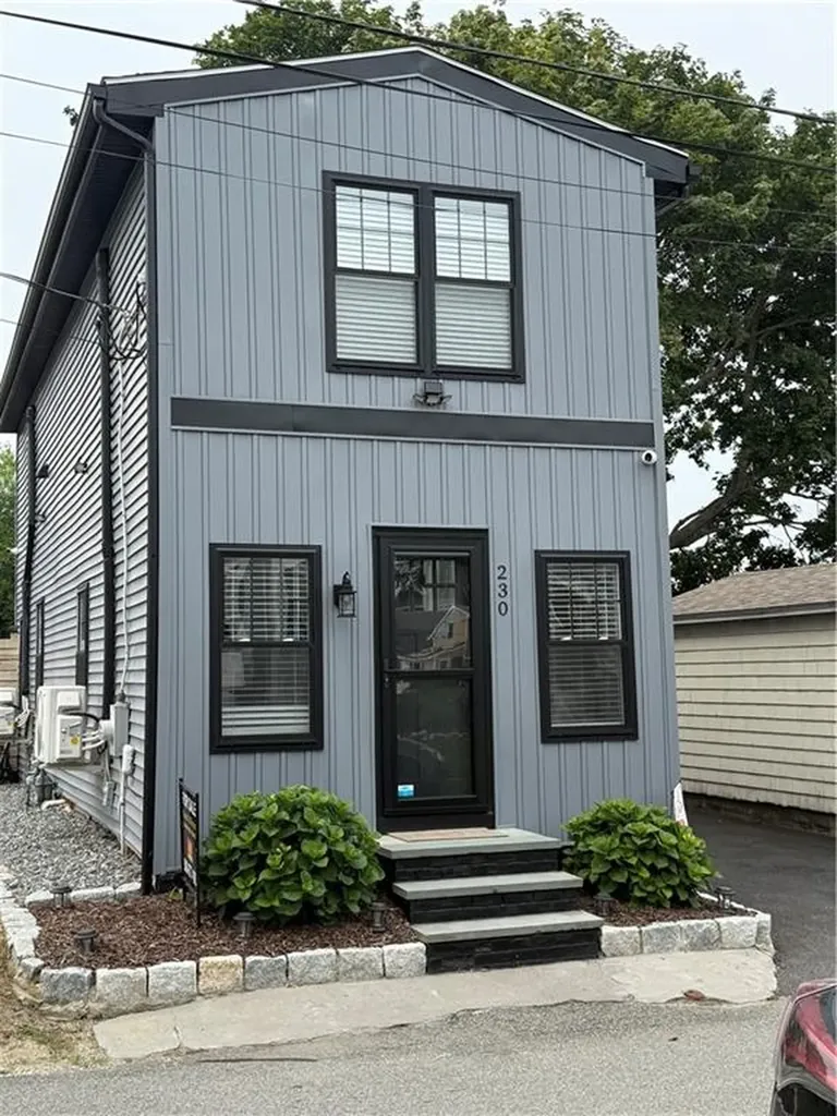 230 Cedar Avenue Portsmouth RI 02871