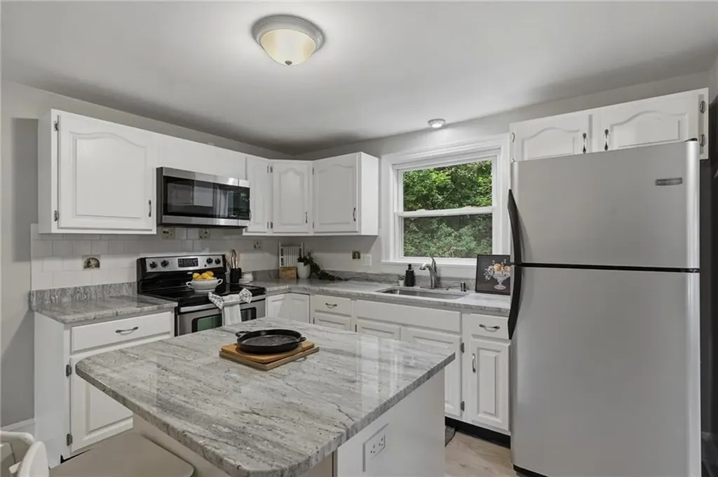 53 Benoit Street Coventry RI 02816