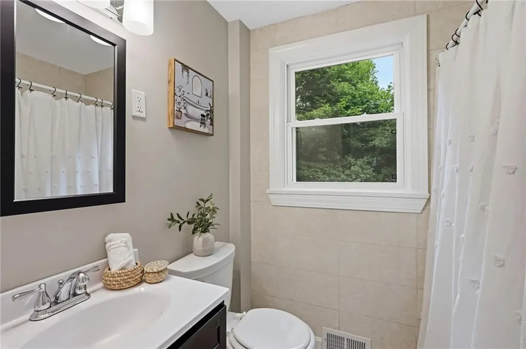 53 Benoit Street Coventry RI 02816