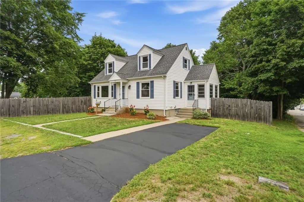 53 Benoit Street Coventry RI 02816