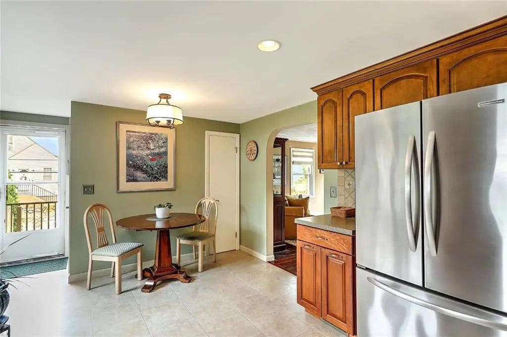 8 Halsey Street North Providence RI 02911
