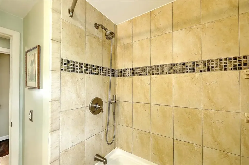 8 Halsey Street North Providence RI 02911