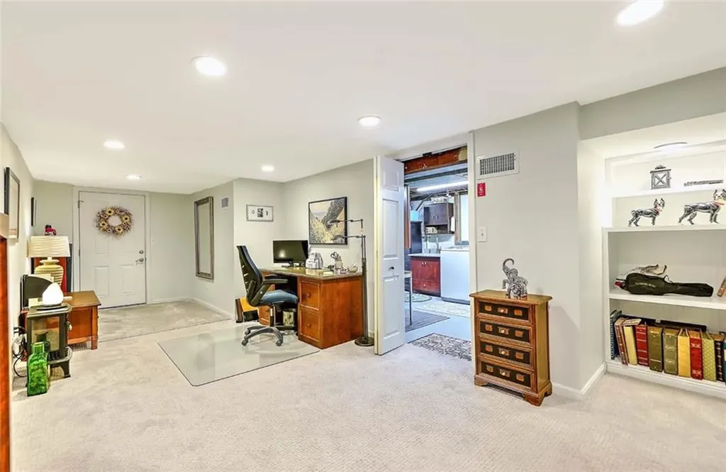 8 Halsey Street North Providence RI 02911