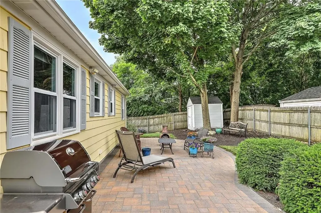 8 Halsey Street North Providence RI 02911
