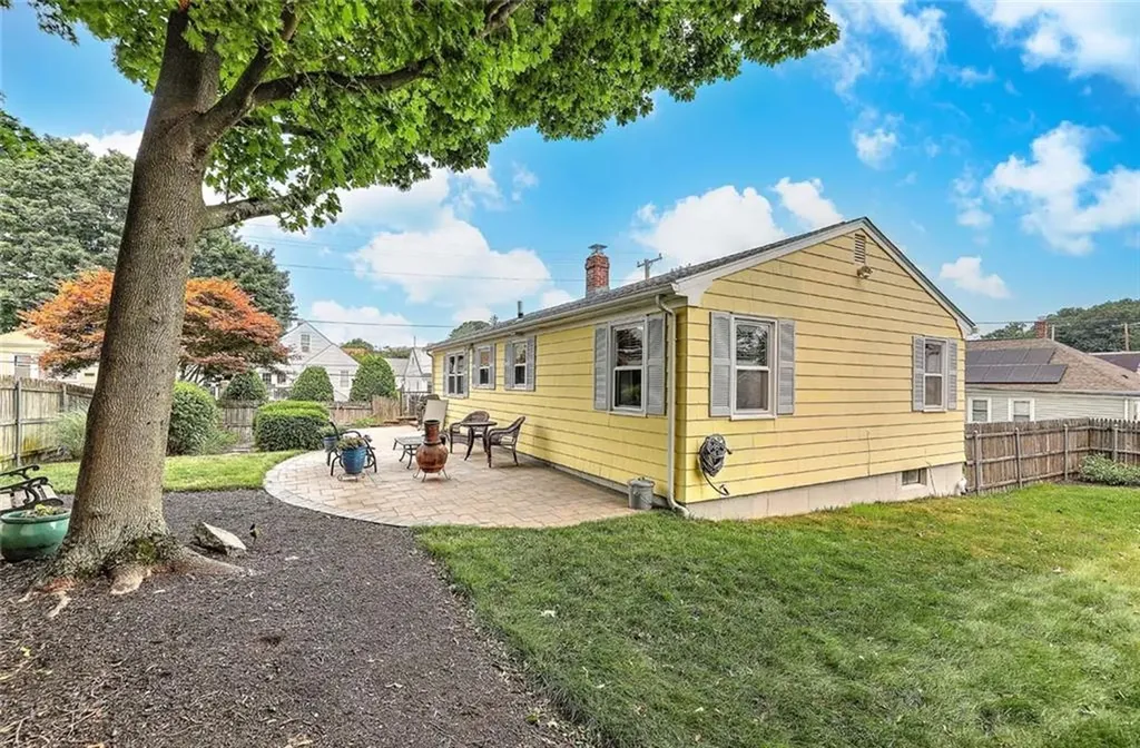 8 Halsey Street North Providence RI 02911