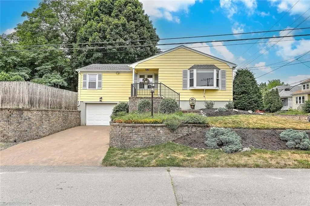 8 Halsey Street North Providence RI 02911