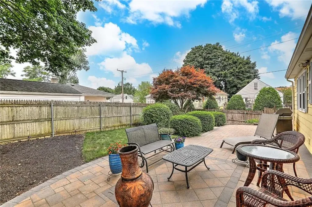 8 Halsey Street North Providence RI 02911