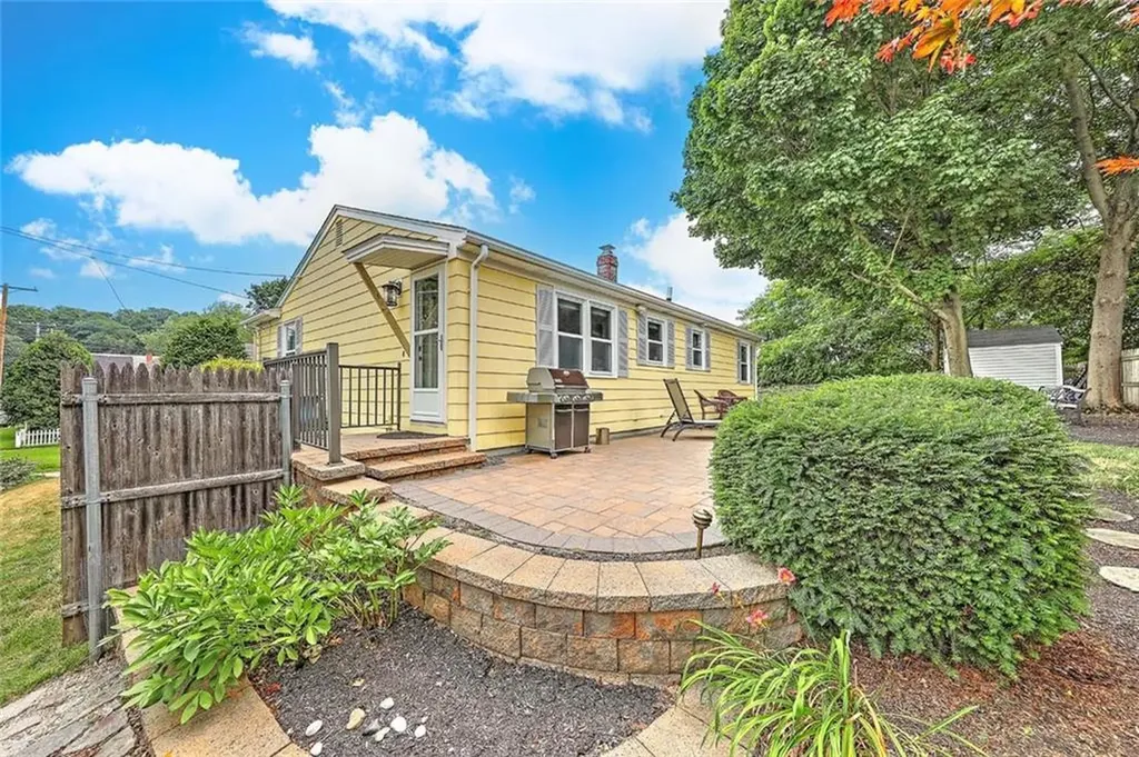 8 Halsey Street North Providence RI 02911