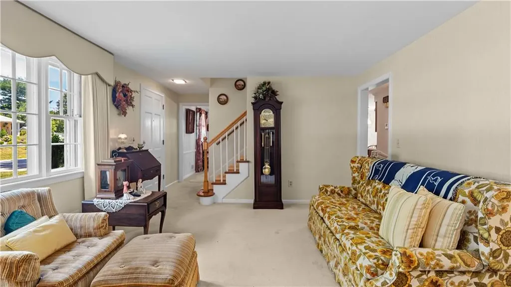 32 Short Road North Kingstown RI 02852