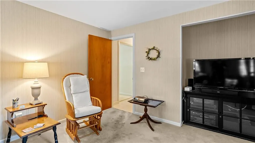 32 Short Road North Kingstown RI 02852