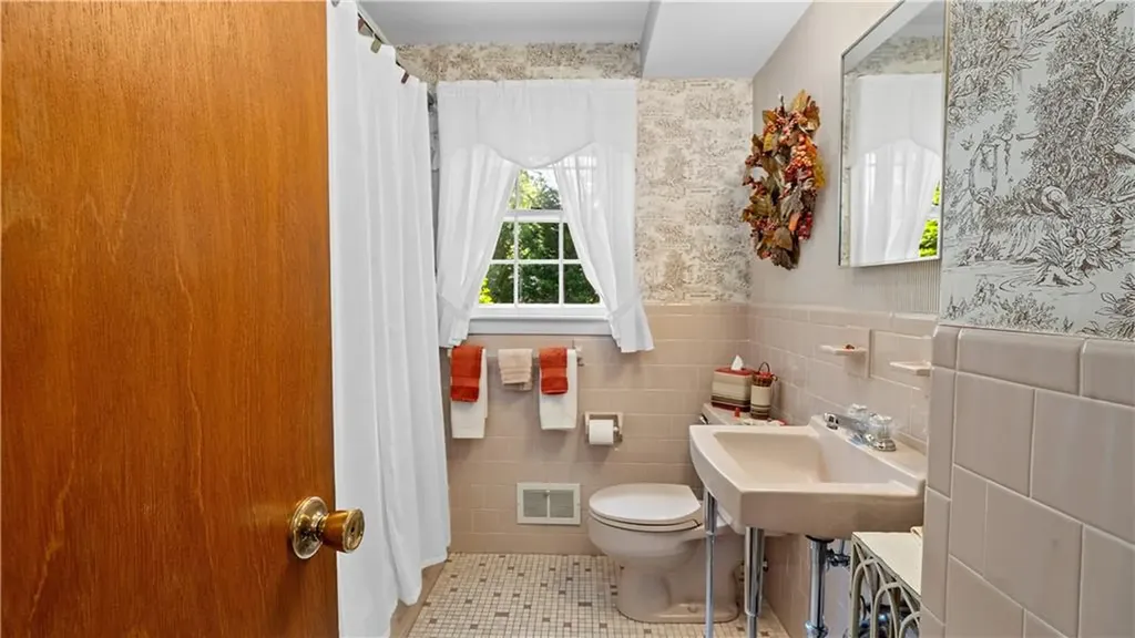 32 Short Road North Kingstown RI 02852