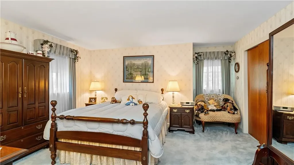 32 Short Road North Kingstown RI 02852