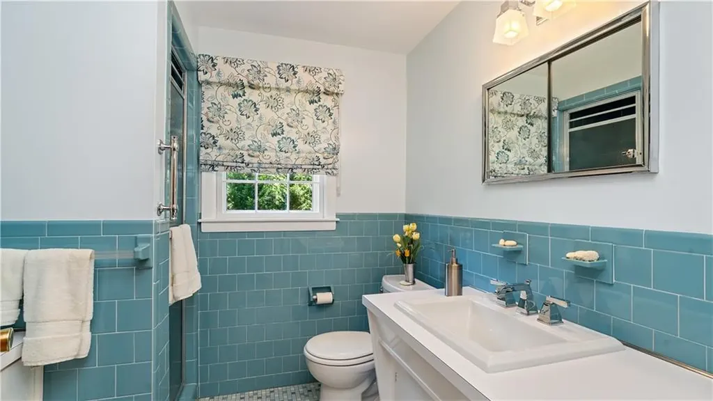 32 Short Road North Kingstown RI 02852