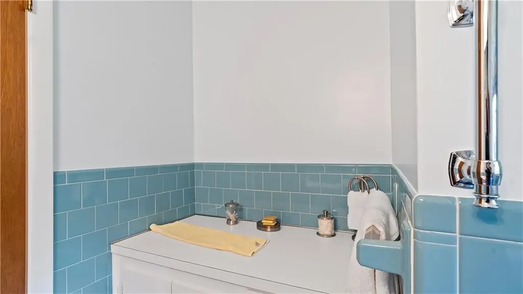 32 Short Road North Kingstown RI 02852