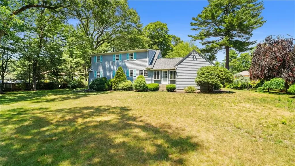 32 Short Road North Kingstown RI 02852