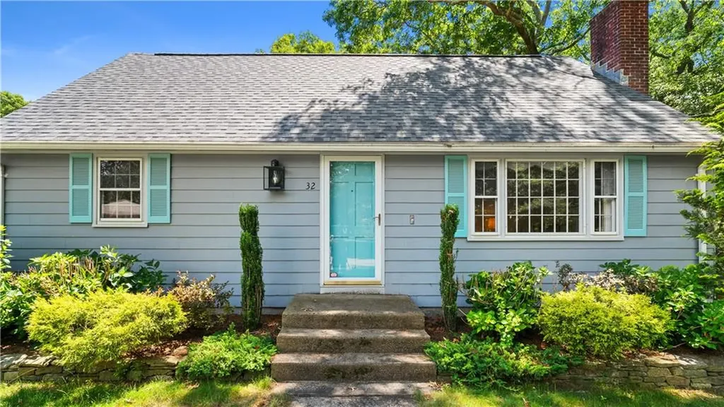 32 Short Road North Kingstown RI 02852