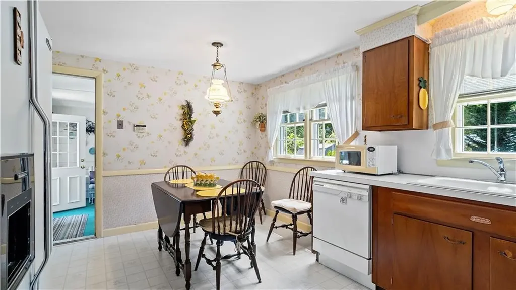32 Short Road North Kingstown RI 02852